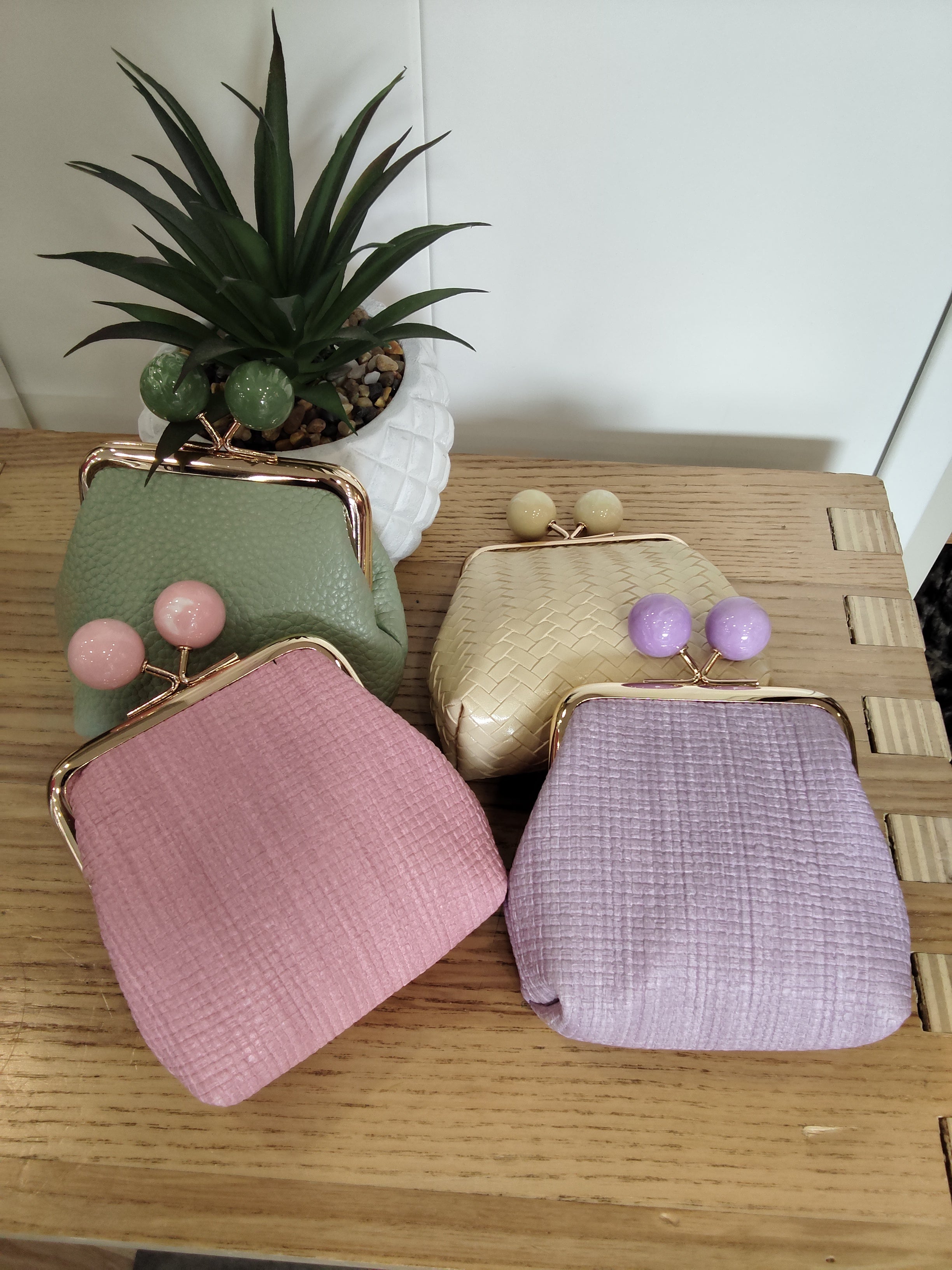 Monedero clip bolas